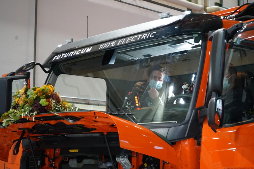 Designwerk liefert erstes E-Müllfahrzeug nach Basel